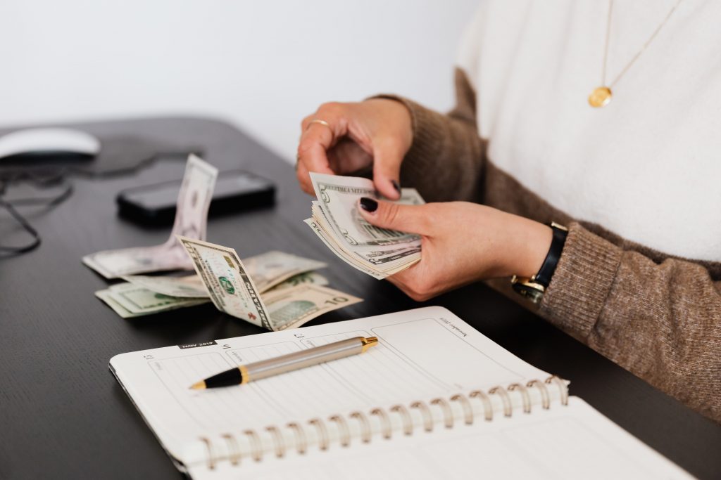 Como guardar dinheiro para investir