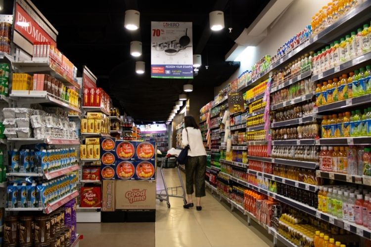 Saiba como economizar nas compras do mês
